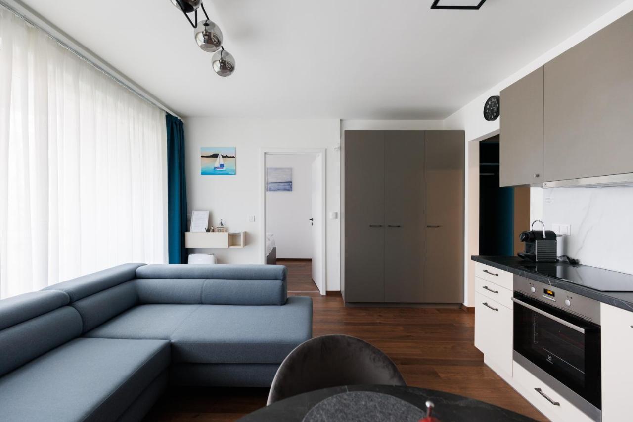 Villa Bauhaus Wellness Apartman 102 Siófok Eksteriør bilde
