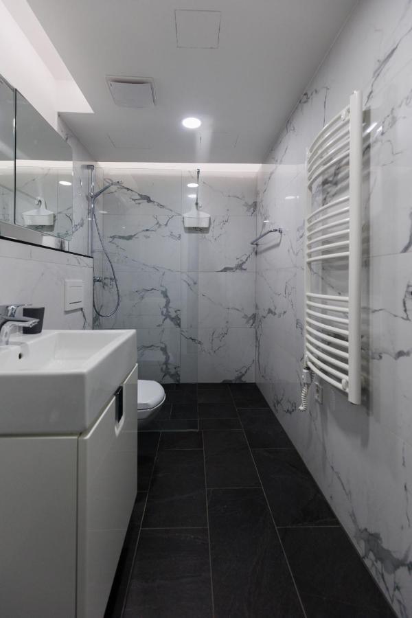 Villa Bauhaus Wellness Apartman 102 Siófok Eksteriør bilde