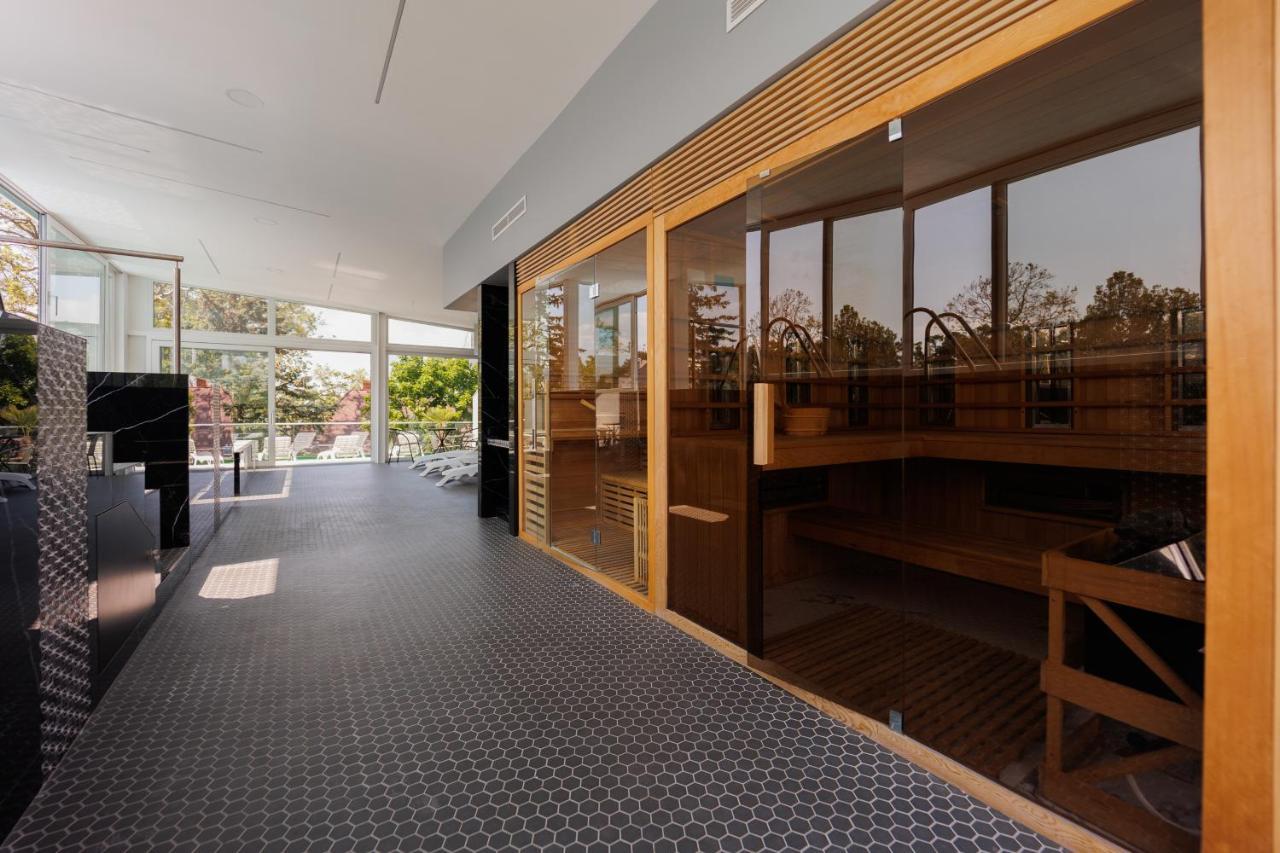 Villa Bauhaus Wellness Apartman 102 Siófok Eksteriør bilde