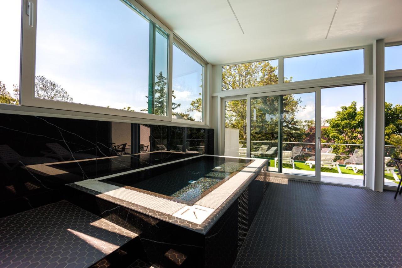 Villa Bauhaus Wellness Apartman 102 Siófok Eksteriør bilde
